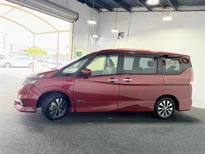 2016 Nissan Serena - Thumbnail