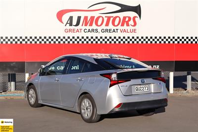 2019 Toyota Prius - Thumbnail