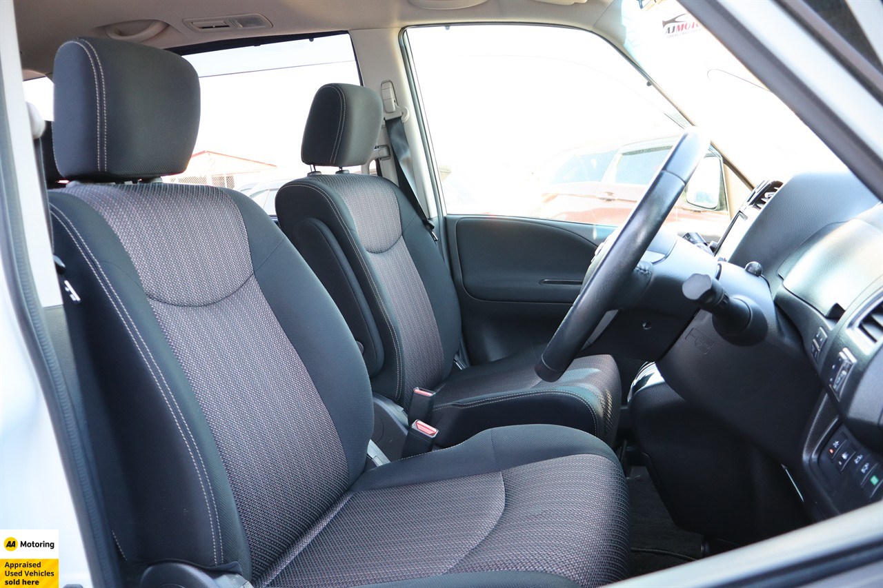 2015 Nissan Serena