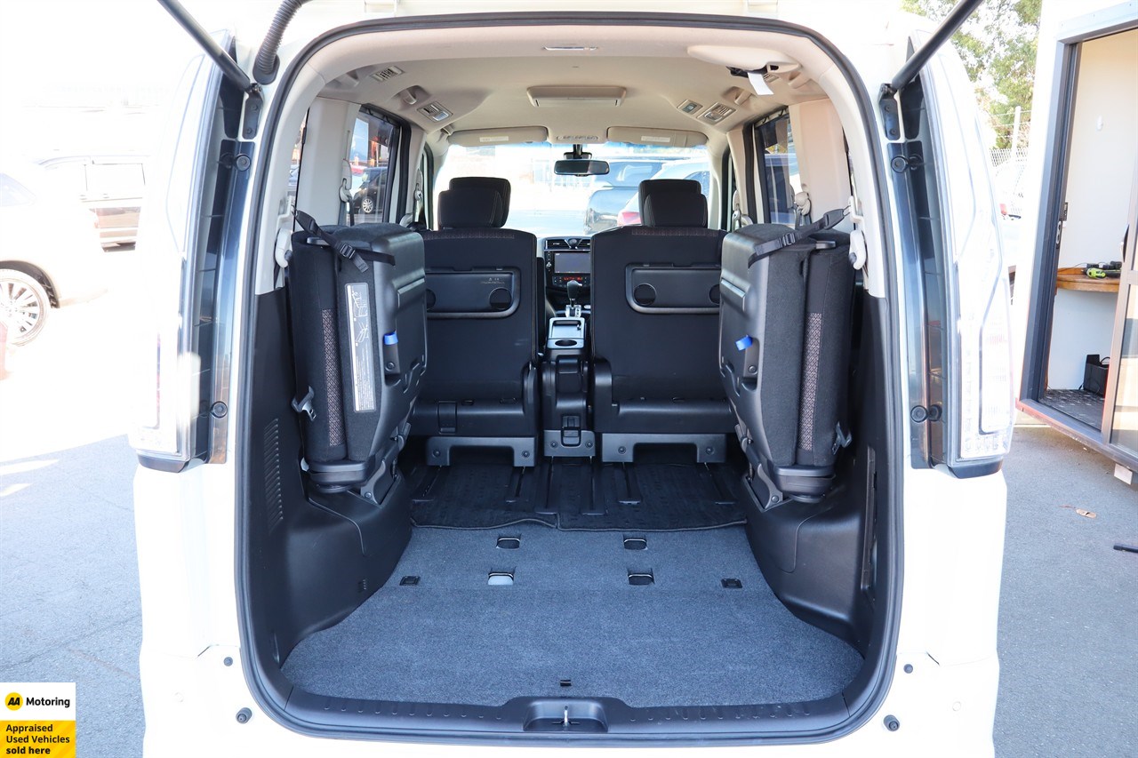 2015 Nissan Serena