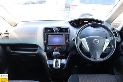 2015 Nissan Serena - Thumbnail