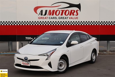 2018 Toyota Prius - Thumbnail