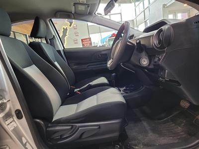 2014 Toyota Aqua - Thumbnail