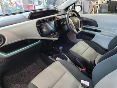 2012 Toyota Aqua - Thumbnail