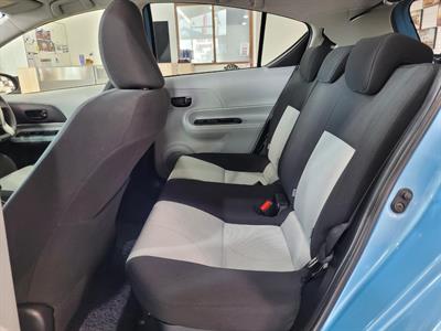 2012 Toyota Aqua - Thumbnail