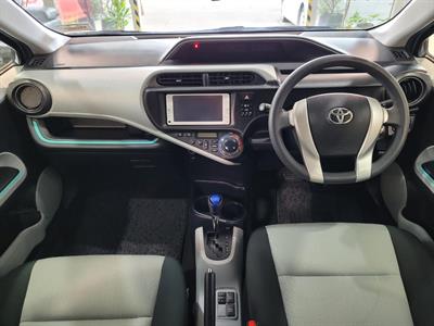 2012 Toyota Aqua - Thumbnail