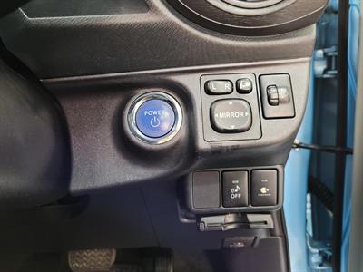 2012 Toyota Aqua - Thumbnail