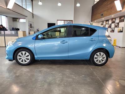 2012 Toyota Aqua - Thumbnail