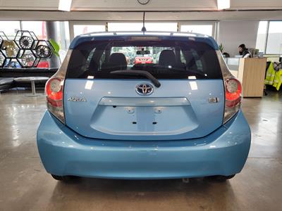 2012 Toyota Aqua - Thumbnail