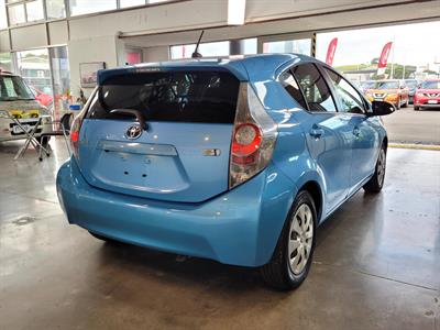 2012 Toyota Aqua - Thumbnail