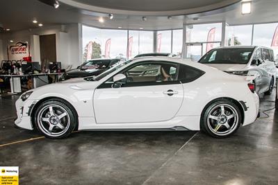 2016 Toyota 86 - Thumbnail