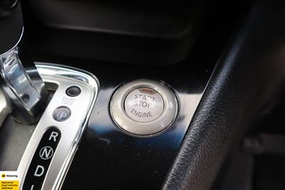 2015 Nissan Serena - Thumbnail