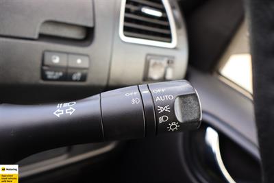 2015 Nissan Serena - Thumbnail