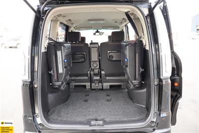 2015 Nissan Serena - Thumbnail
