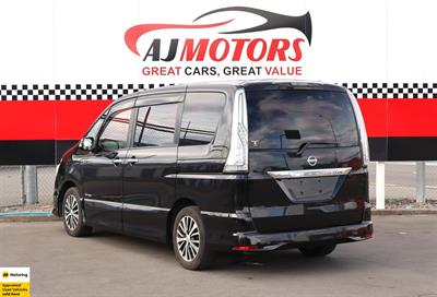 2015 Nissan Serena - Thumbnail