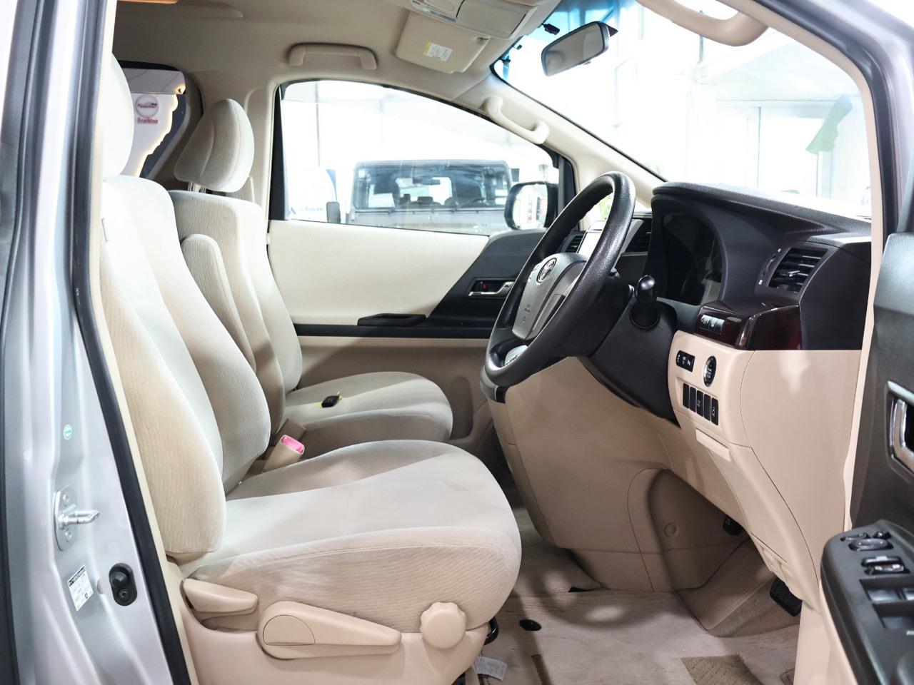 2014 Toyota Alphard