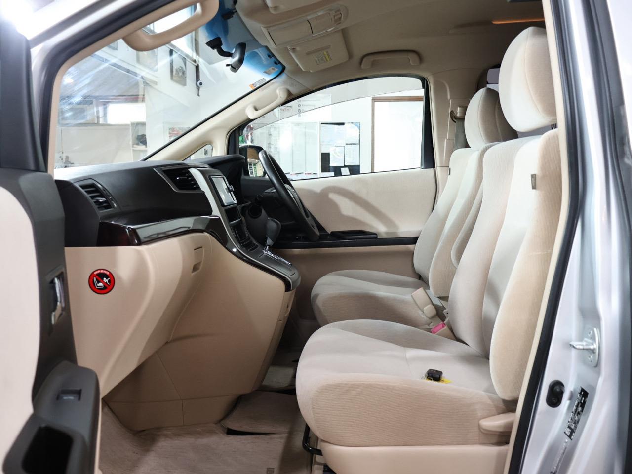 2014 Toyota Alphard