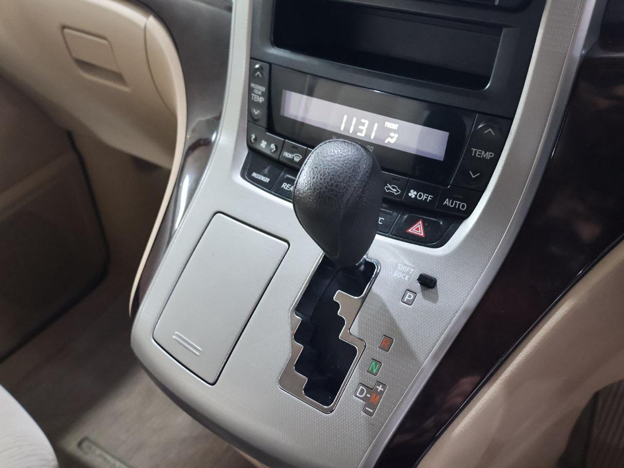 2014 Toyota Alphard