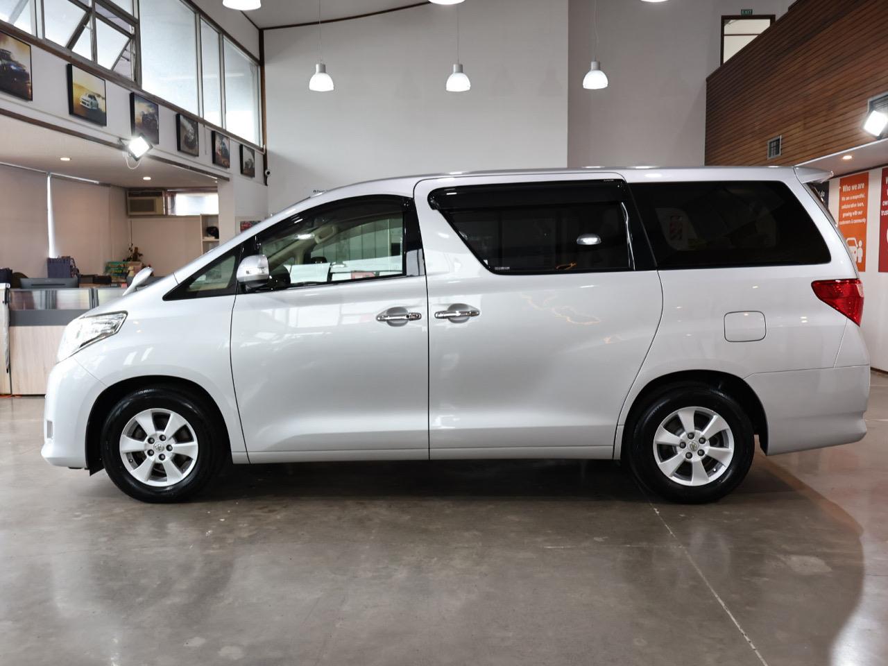 2014 Toyota Alphard