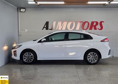 2022 Hyundai IONIQ - Thumbnail