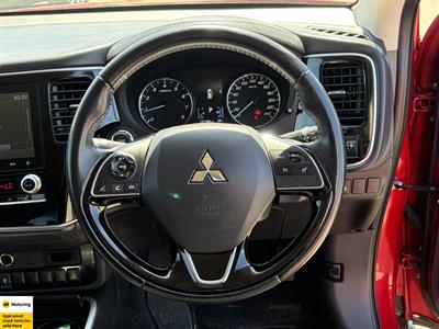 2021 Mitsubishi Outlander - Thumbnail