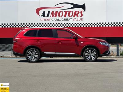 2021 Mitsubishi Outlander - Thumbnail