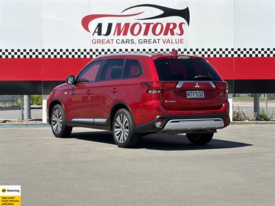 2021 Mitsubishi Outlander - Thumbnail