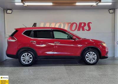 2015 Nissan X-Trail - Thumbnail