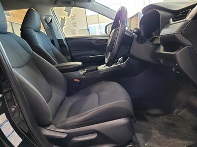 2021 Toyota RAV4 - Thumbnail