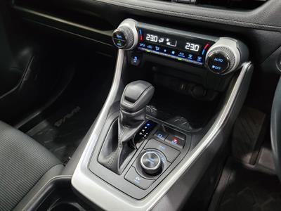 2021 Toyota RAV4 - Thumbnail
