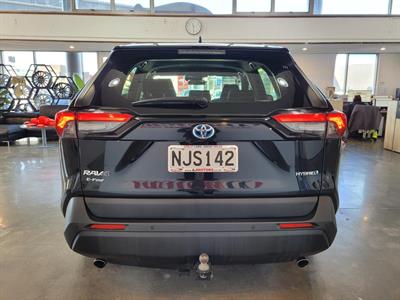 2021 Toyota RAV4 - Thumbnail