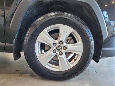 2021 Toyota RAV4 - Thumbnail