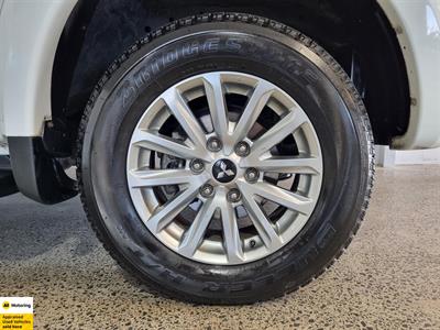 2017 Mitsubishi Triton - Thumbnail