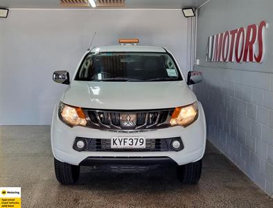 2017 Mitsubishi Triton - Thumbnail