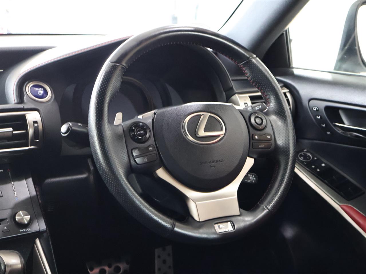 2015 Lexus IS 300h