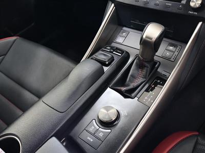 2015 Lexus IS 300h - Thumbnail