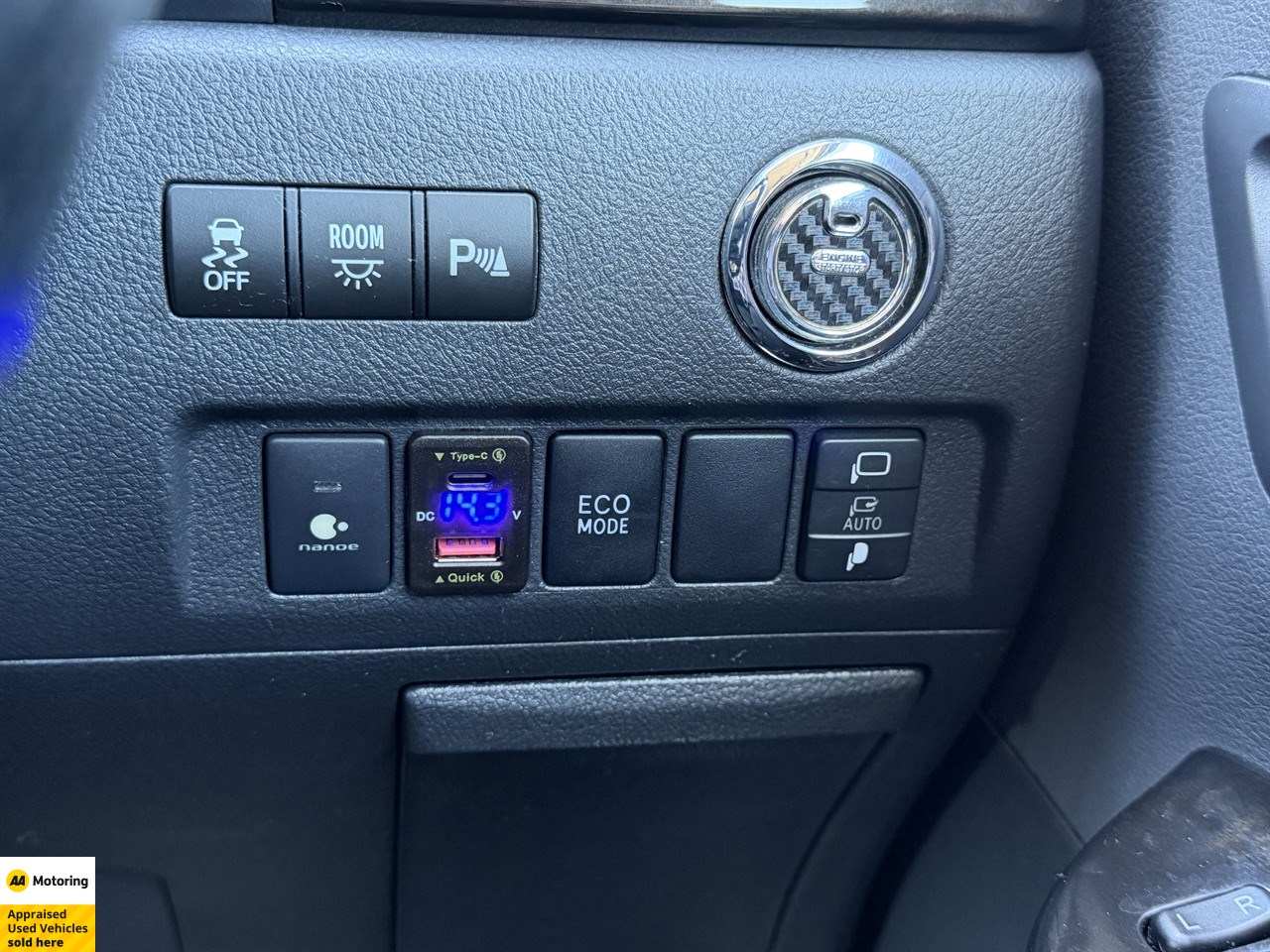 2014 Toyota Vellfire