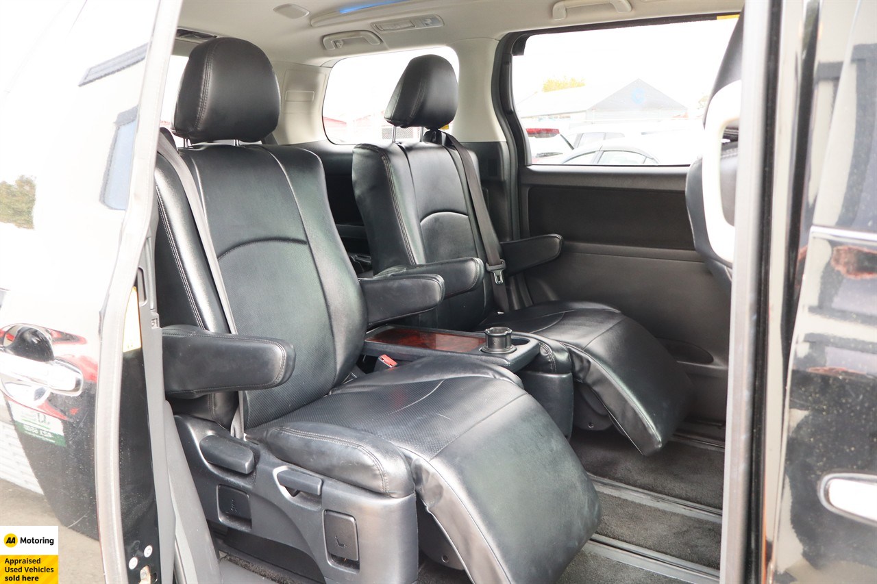 2013 Toyota Vellfire