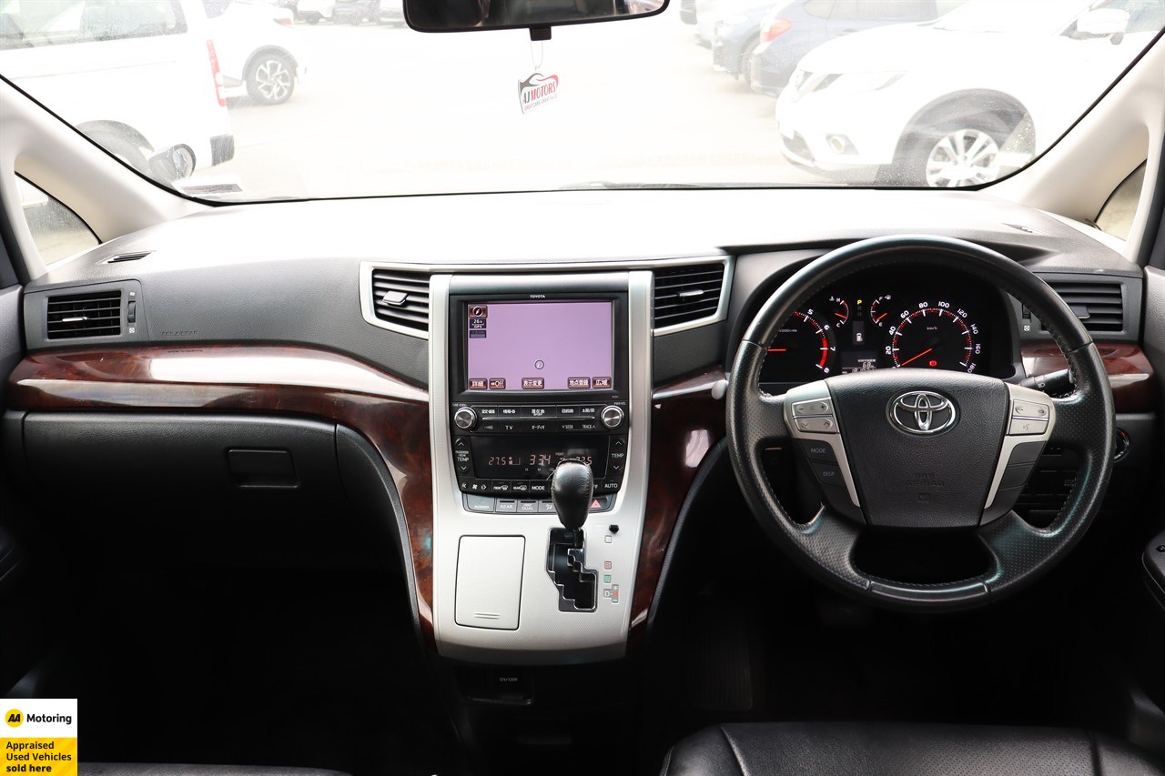 2013 Toyota Vellfire