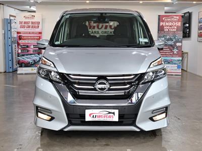 2017 Nissan Serena - Thumbnail