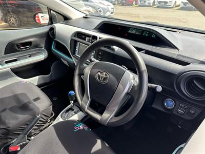 2012 Toyota Aqua - Thumbnail