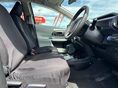 2012 Toyota Aqua - Thumbnail