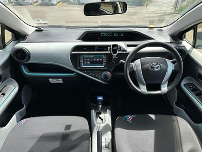 2012 Toyota Aqua - Thumbnail