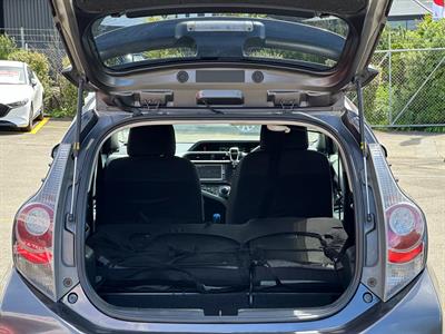 2012 Toyota Aqua - Thumbnail