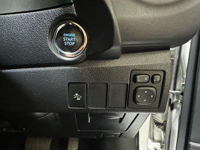 2016 Toyota Auris - Thumbnail