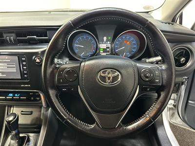 2016 Toyota Auris - Thumbnail
