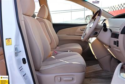 2012 Toyota Estima - Thumbnail