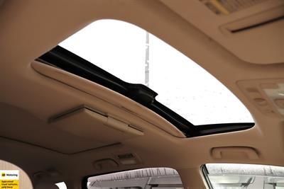 2012 Toyota Estima - Thumbnail