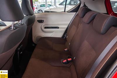 2012 Toyota Aqua - Thumbnail