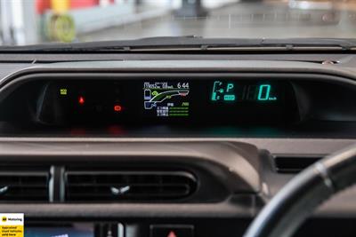 2012 Toyota Aqua - Thumbnail